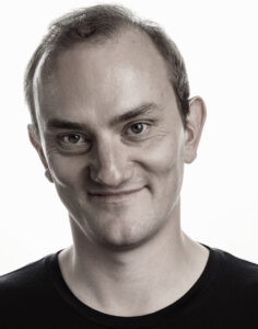 2016-08-13-Portrait-Tobias-035-Kopie-236x300